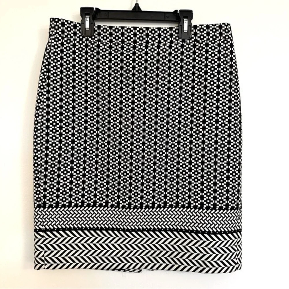J. Crew Black and White Geometric Pattern Midi Skirt Size 4